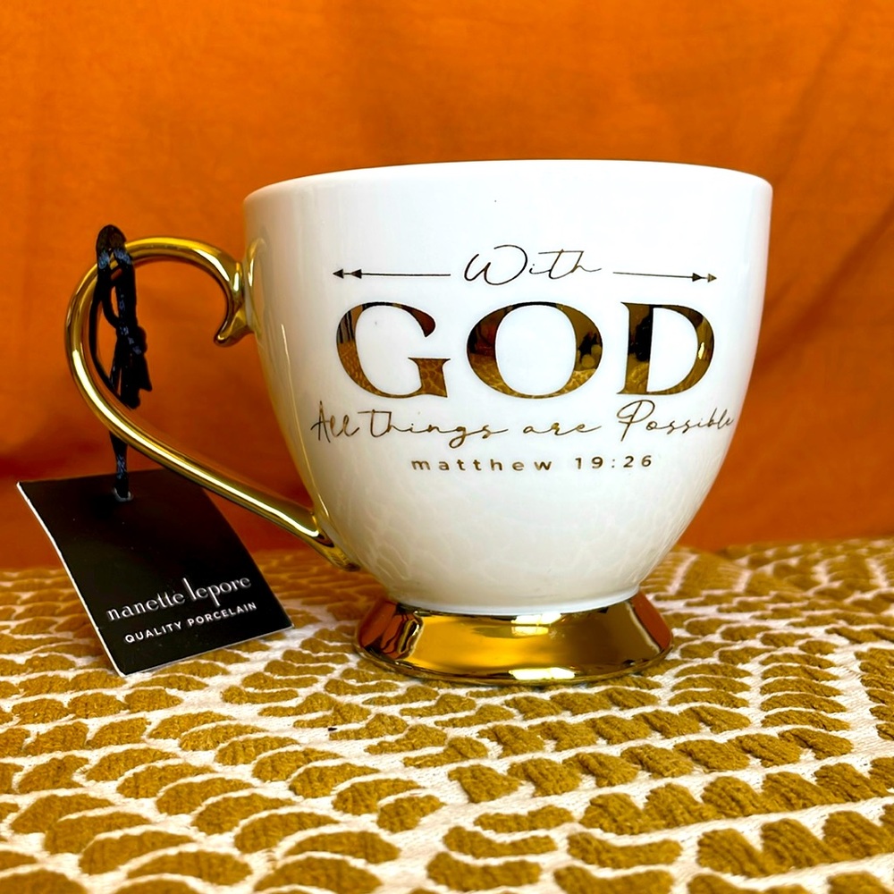 ✨NWT Nanette Lepore Matthew 19:26 Porcelain Footed Mug💛